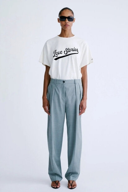 Love Stories Josie tee