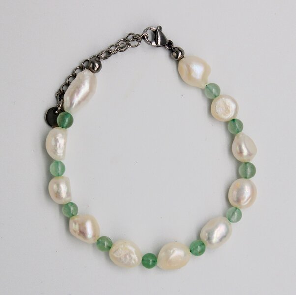 Monochromatic Silver Pearl Bracelet Green